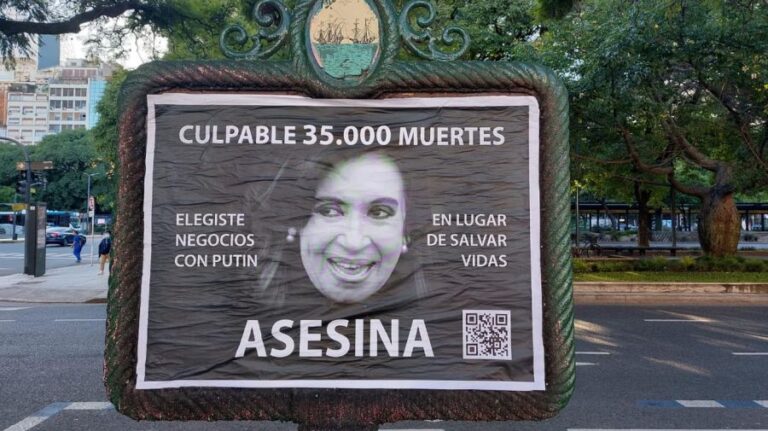 Cámara de Empresas de Publicidad repudia afiches contra Cristina Kirchner y mal uso de espacios