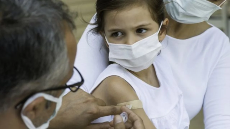 Córdoba profundiza la vigilancia contra la hepatitis aguda en niños