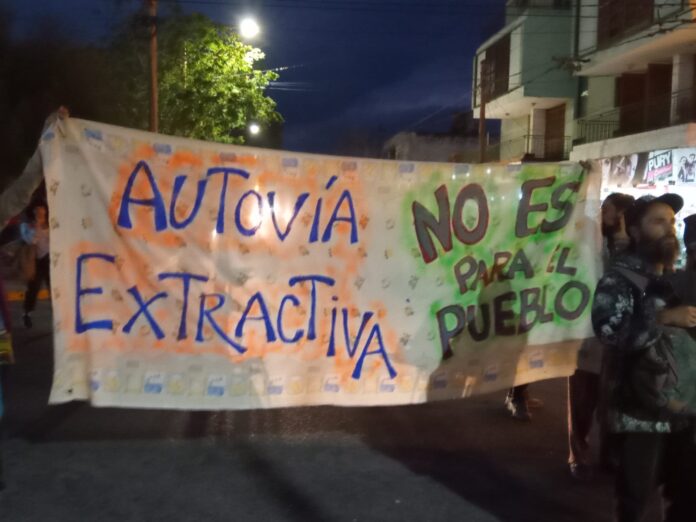 Acampe en Molinari: Manifestantes lograron salir de la zona cercada por la policia