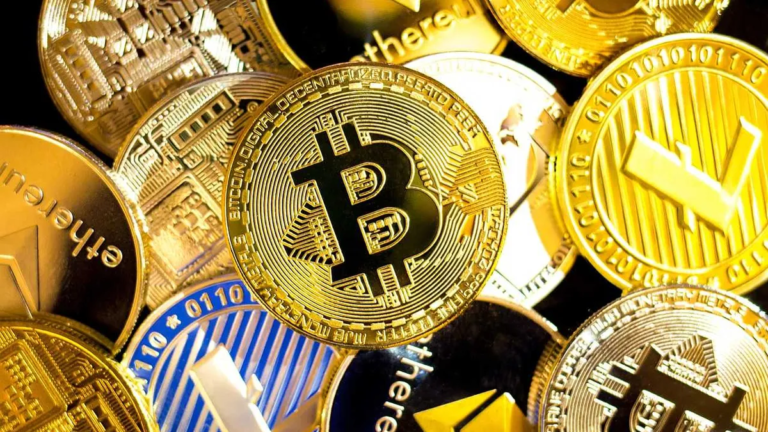 El bitcoin cae por debajo de los 25.000 dólares, su nivel más bajo en 18 meses