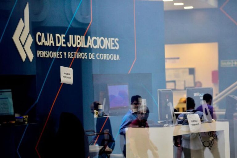 Por la inflación, Córdoba actualizará jubilaciones en agosto: el pago mínimo será de 61 mil pesos