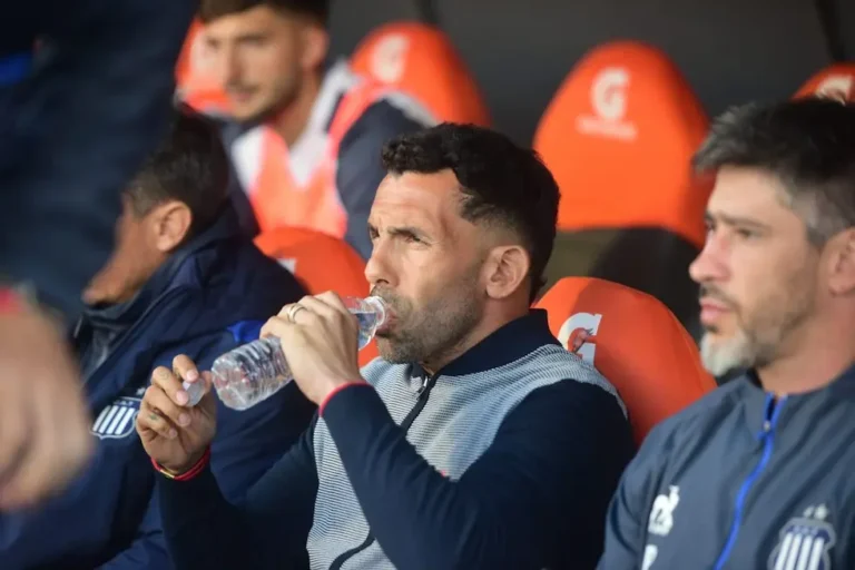 Carlos Tevez se va de Talleres: las razones detrás de la salida y el clásico que marcó el quiebre