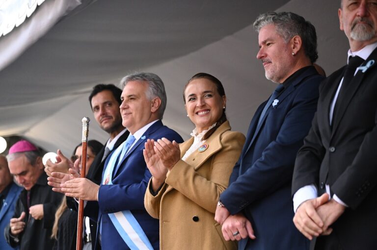 Prunotto acompañó a Llaryora en el acto del 25 de Mayo y reivindicó “la Córdoba del encuentro, las tradiciones y el trabajo conjunto”