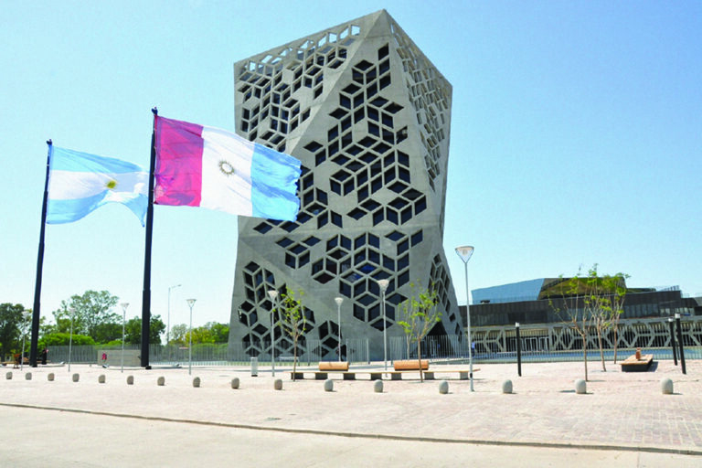 Córdoba: este martes cobran los jubilados provinciales y comienza el pago a los empleados estatales