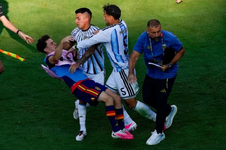 Durísima sanción de la FIFA para Leandro Paredes tras la final del Mundial