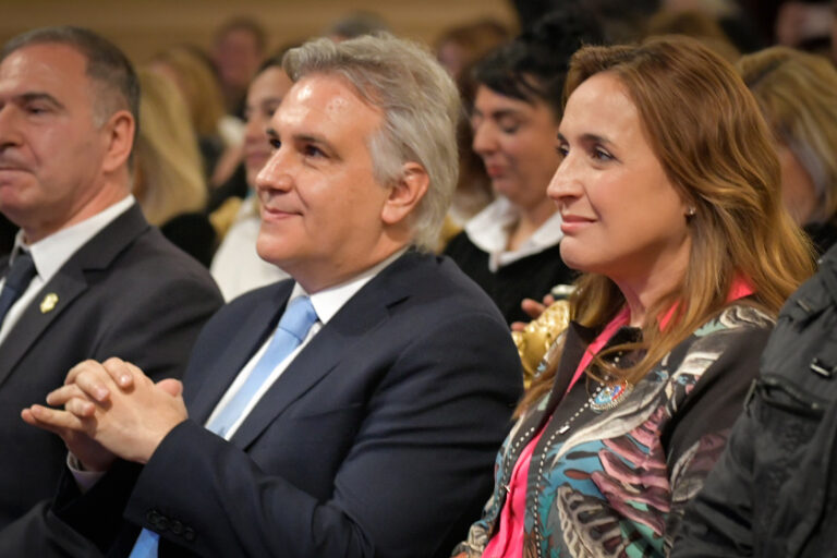 Prunotto acompañó a Llaryora en el reconocimiento a la comunidad educativa